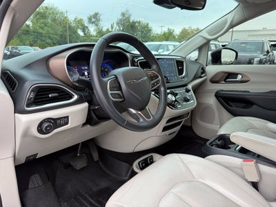 2018 Chrysler Pacifica Touring L - CLEAN CARFAX