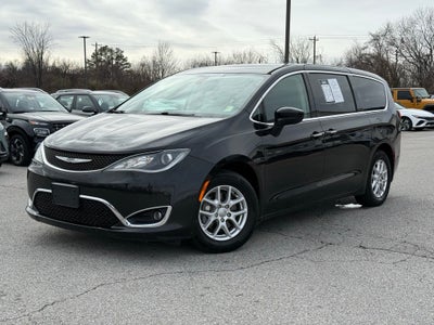 2017 Chrysler Pacifica Touring L LOW PRICED VAN!