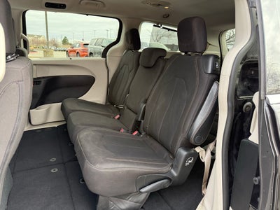 2017 Chrysler Pacifica Touring L LOW PRICED VAN!