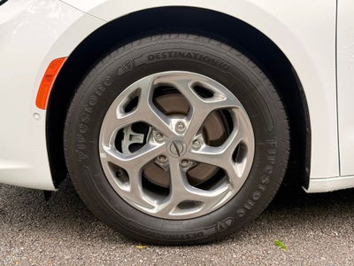 2022 Chrysler Pacifica Limited SOCCER MOM EDITION