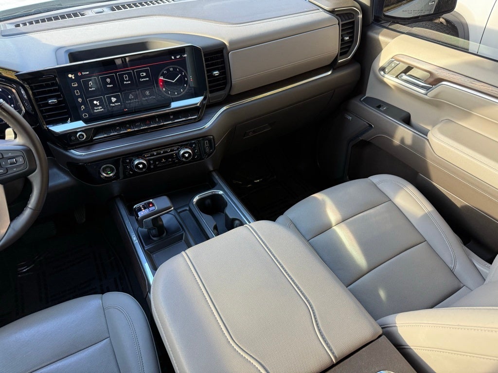 2023 GMC Sierra 1500 SLT BOSE / V8 / 1-OWNER CARFAX