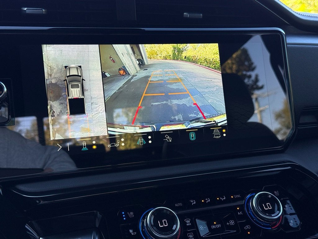 2022 GMC Sierra 1500 AT4 Premium - 4WD / SUNROOF / CLEAN CARFAX