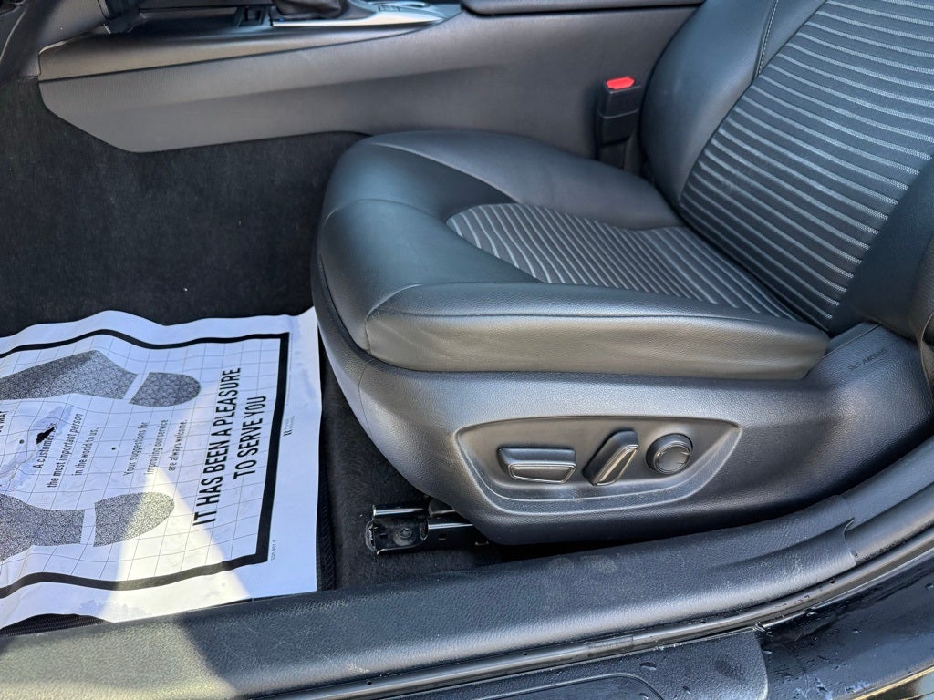 2023 Toyota Camry SE APPLE CAR PLAY