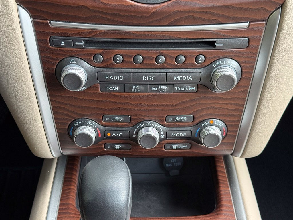 2017 Nissan Pathfinder Platinum - 4WD / DUAL SUNROOF / CLEAN CARFAX