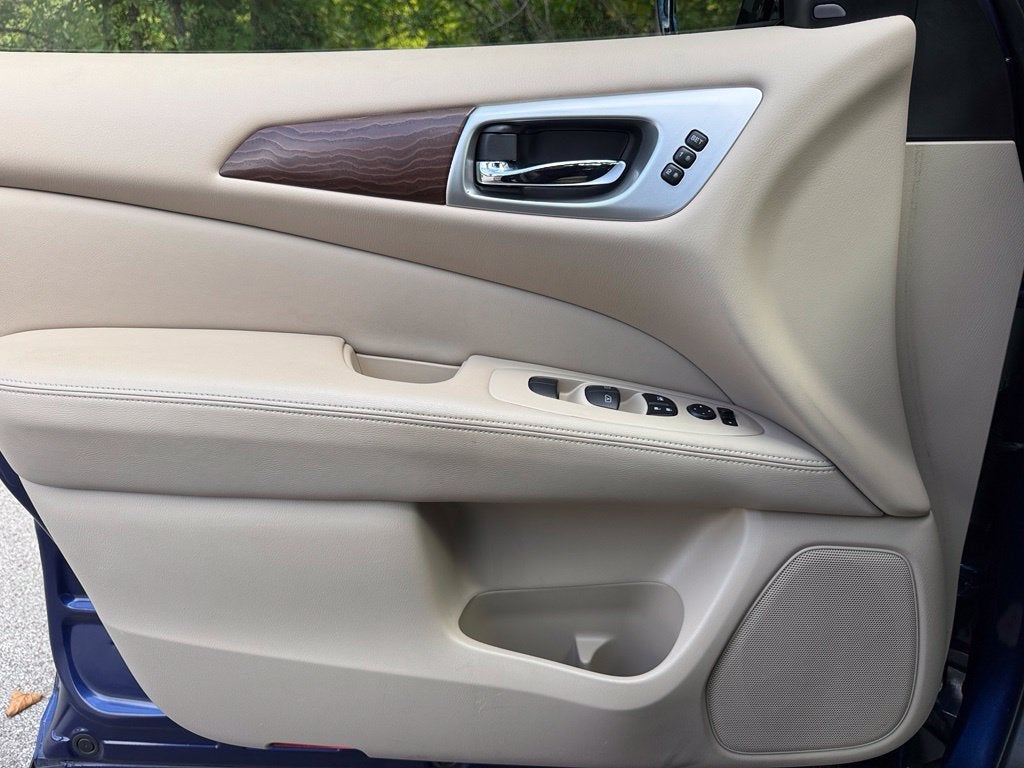2017 Nissan Pathfinder Platinum - 4WD / DUAL SUNROOF / CLEAN CARFAX
