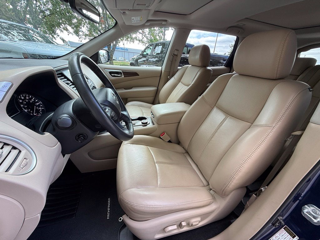 2017 Nissan Pathfinder Platinum - 4WD / DUAL SUNROOF / CLEAN CARFAX