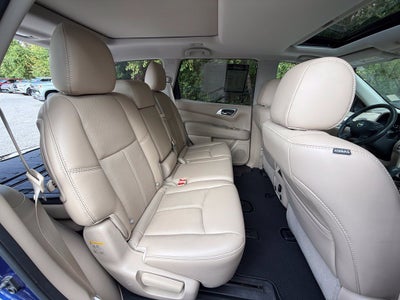 2017 Nissan Pathfinder Platinum - 4WD / DUAL SUNROOF / CLEAN CARFAX
