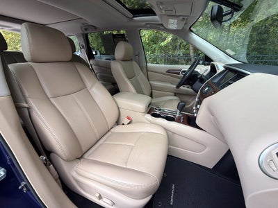 2017 Nissan Pathfinder Platinum - 4WD / DUAL SUNROOF / CLEAN CARFAX