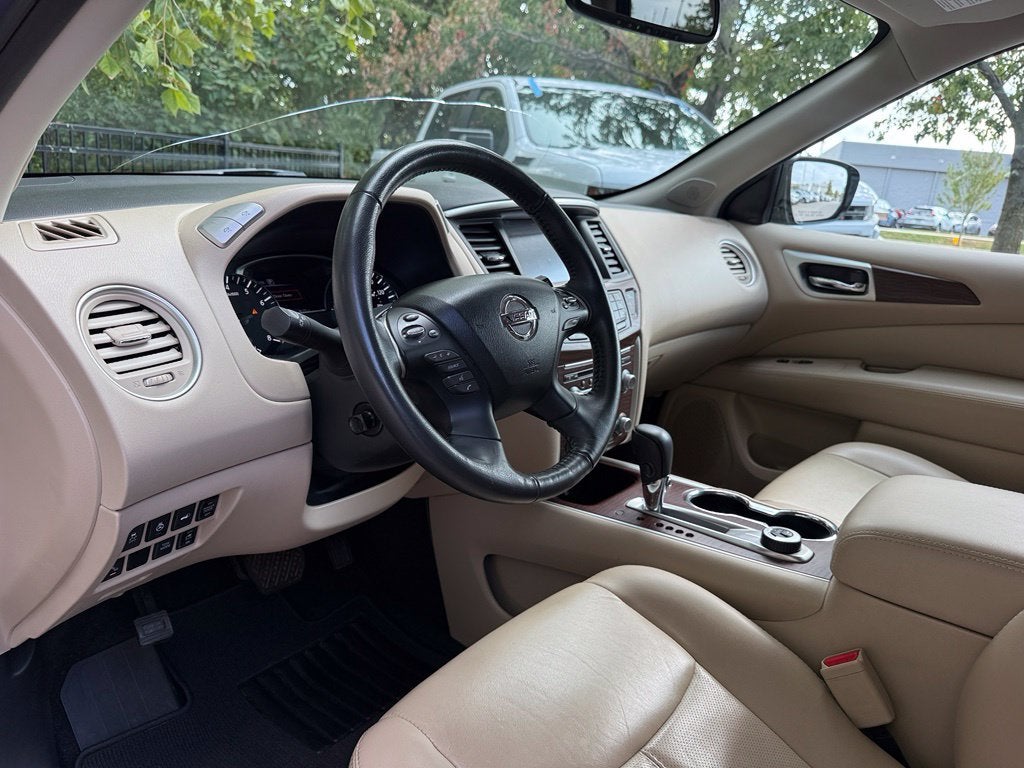 2017 Nissan Pathfinder Platinum - 4WD / DUAL SUNROOF / CLEAN CARFAX