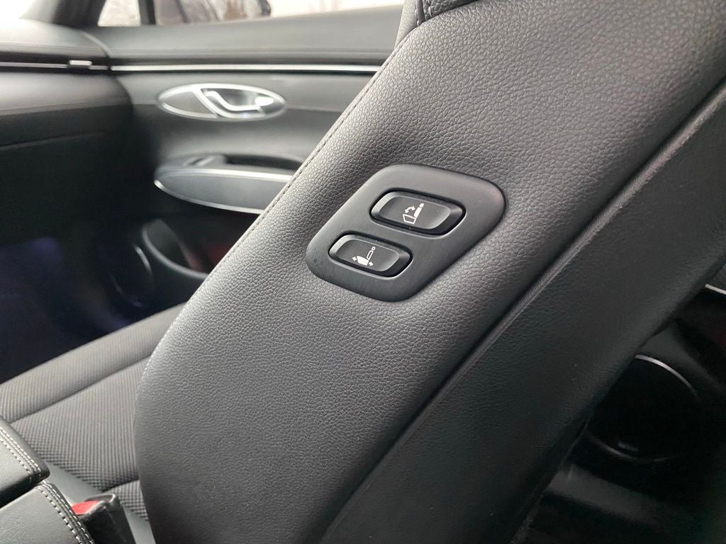 2025 Genesis GV70 2.5T