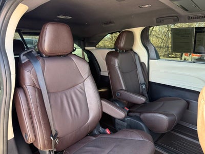 2024 Toyota Sienna Platinum 7 Passenger