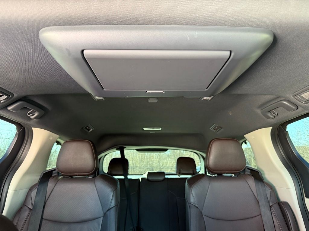 2024 Toyota Sienna Platinum 7 Passenger