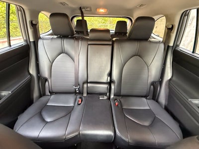 2025 Toyota Highlander XLE - AWD / SUNROOF / CLEAN CARFAX