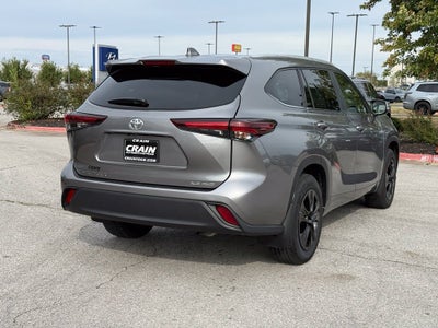 2025 Toyota Highlander XLE - AWD / SUNROOF / CLEAN CARFAX