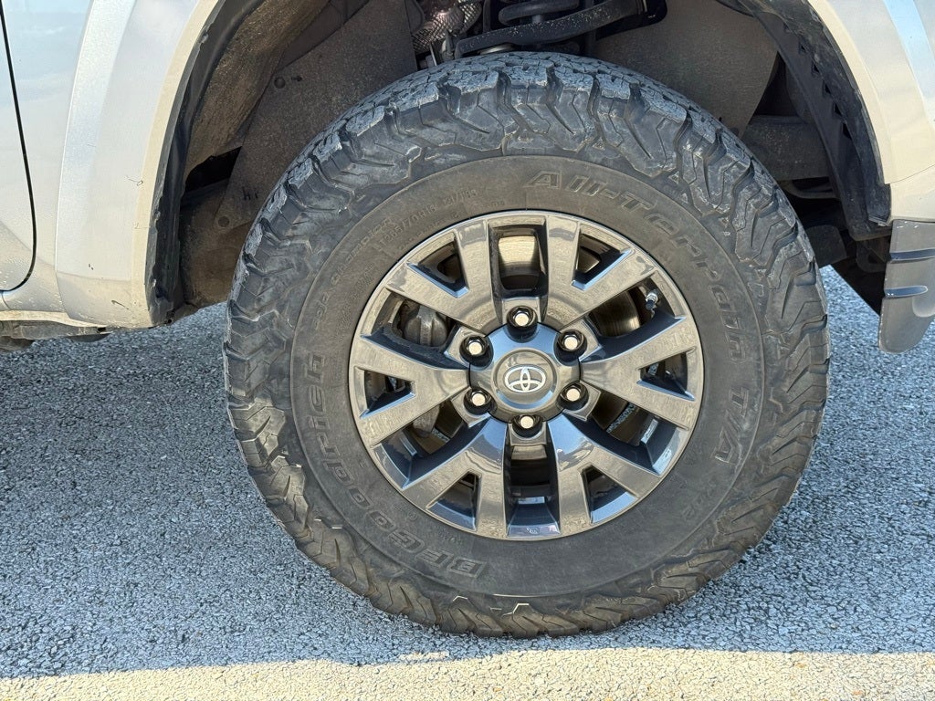 2020 Toyota Tacoma SR5 V6 4WD