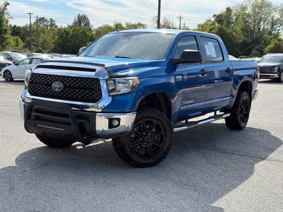 2018 Toyota Tundra SR5 - 4WD / LIFTED! / CLEAN CARFAX