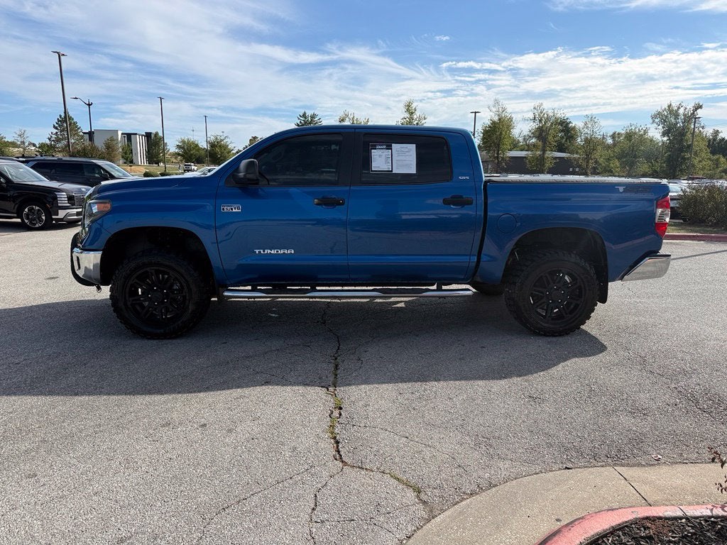2018 Toyota Tundra SR5 - 4WD / LIFTED! / CLEAN CARFAX