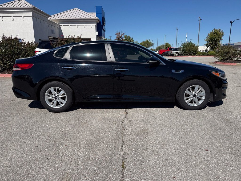 2017 Kia Optima LX - CLEAN CARFAX / ONE OWNER