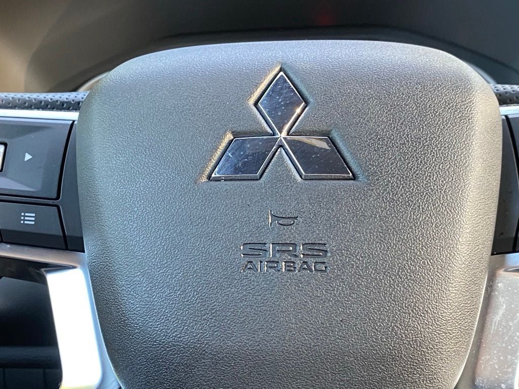 2022 Mitsubishi Outlander SE LOW MILES