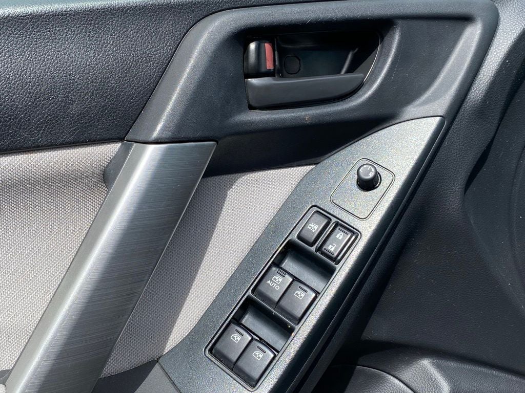 2015 Subaru Forester 2.5i