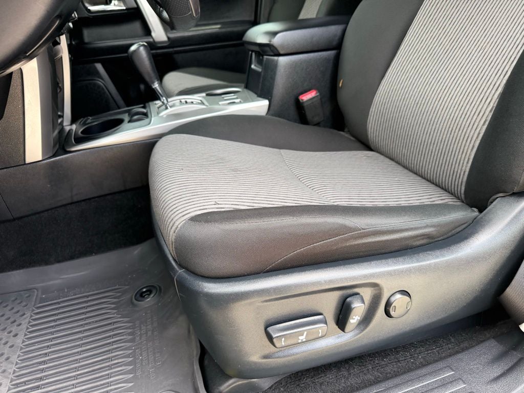 2023 Toyota 4Runner SR5 CARPLAY