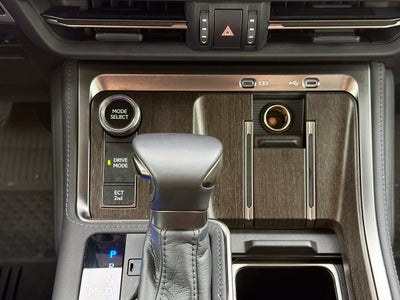 2026 Lexus GX 550 Premium+ - LIFTED! / 4WD / SUNROOF / CAPTAIN'S CHAIRS
