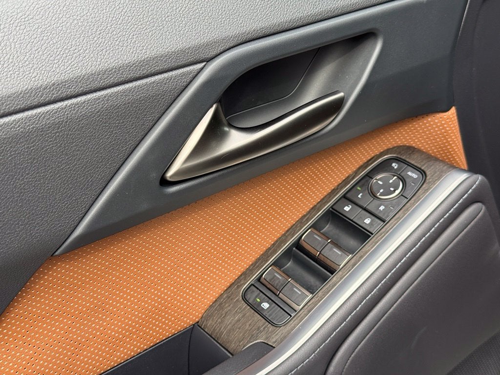 2026 Lexus GX 550 Premium+ - LIFTED! / 4WD / SUNROOF / CAPTAIN'S CHAIRS