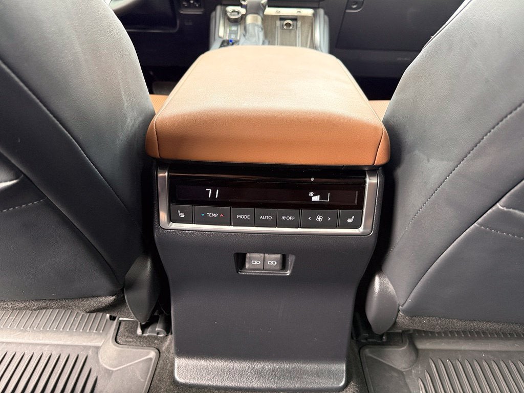 2026 Lexus GX 550 Premium+ - LIFTED! / 4WD / SUNROOF / CAPTAIN'S CHAIRS