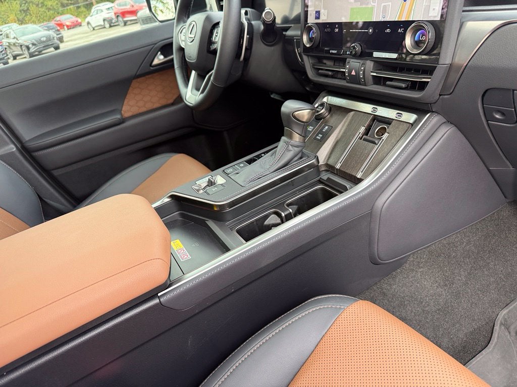 2026 Lexus GX 550 Premium+ - LIFTED! / 4WD / SUNROOF / CAPTAIN'S CHAIRS