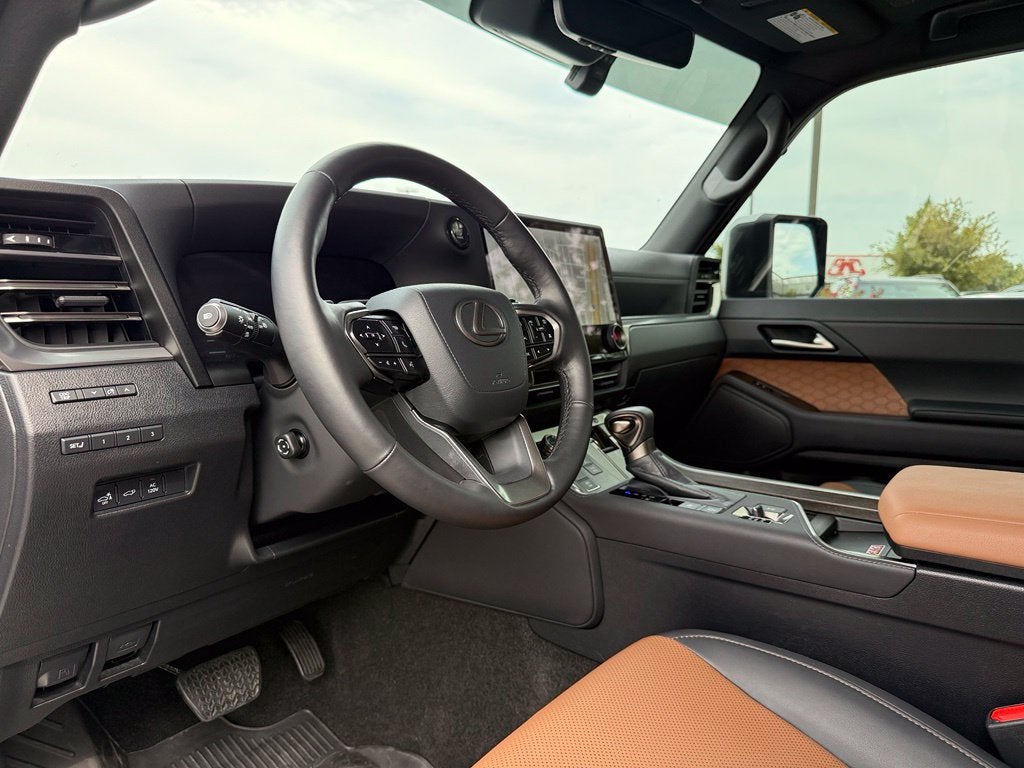 2026 Lexus GX 550 Premium+ - LIFTED! / 4WD / SUNROOF / CAPTAIN'S CHAIRS