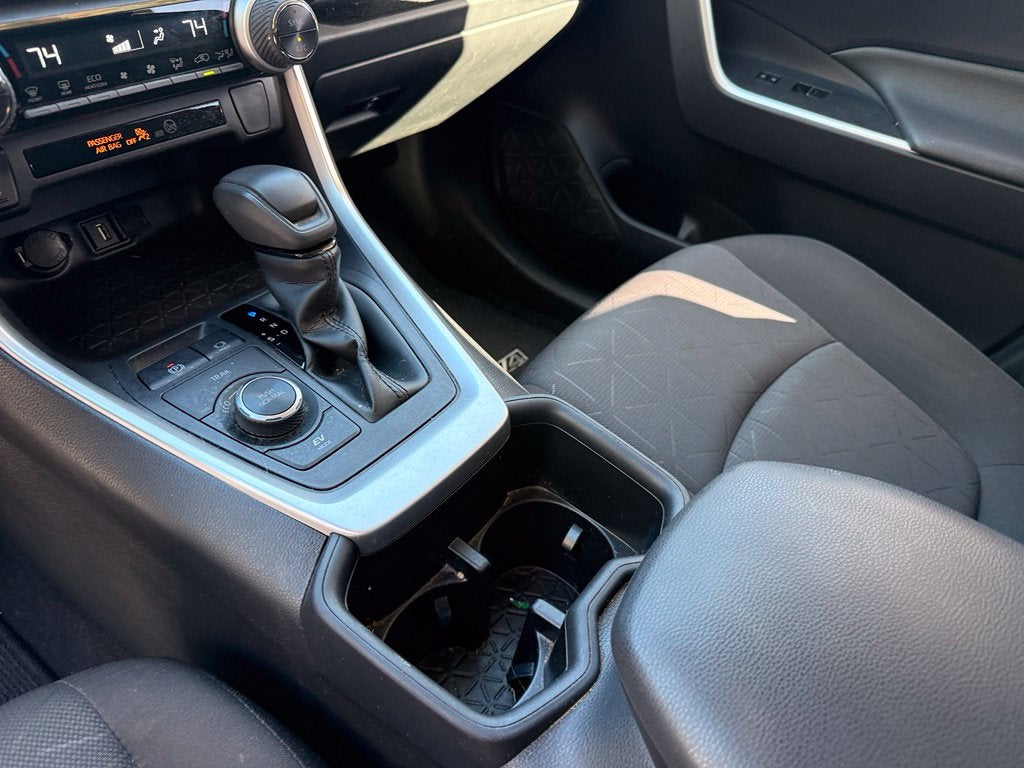 2022 Toyota RAV4 Hybrid XLE - AWD | SUNROOF | CLEAN CARFAX