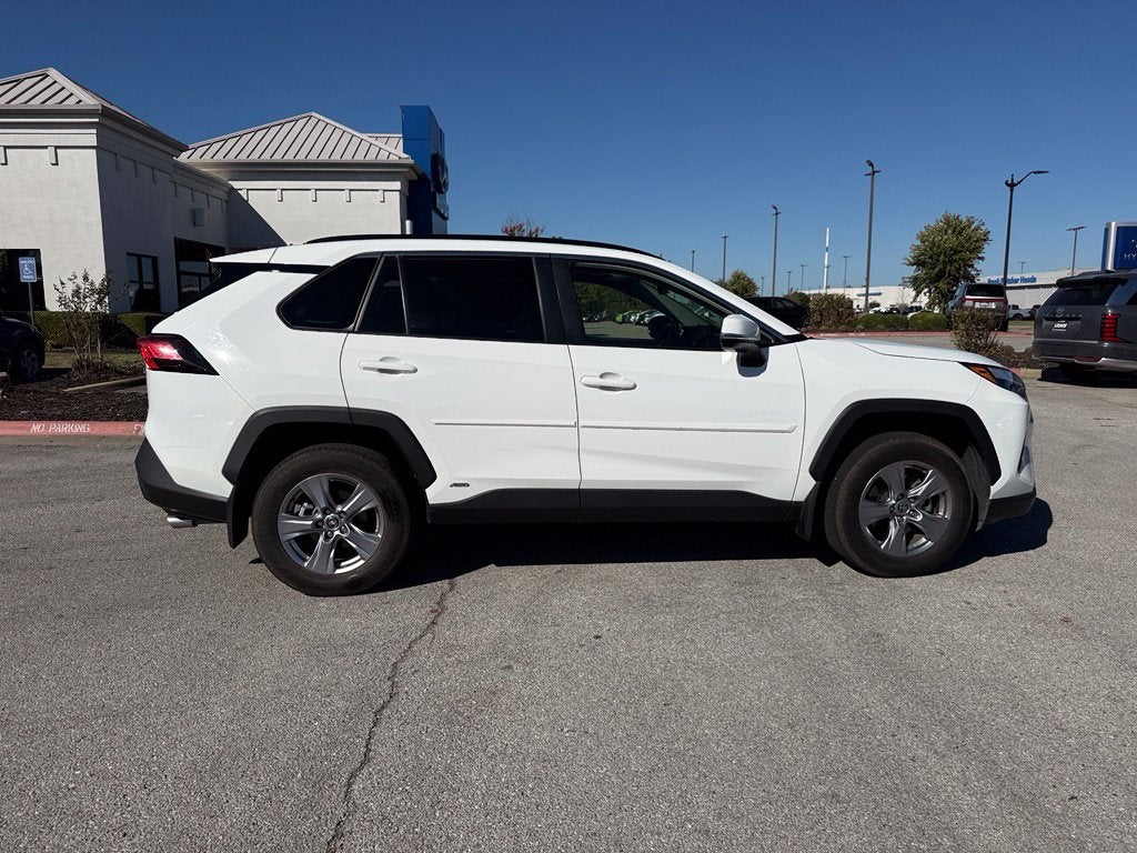 2022 Toyota RAV4 Hybrid XLE - AWD | SUNROOF | CLEAN CARFAX
