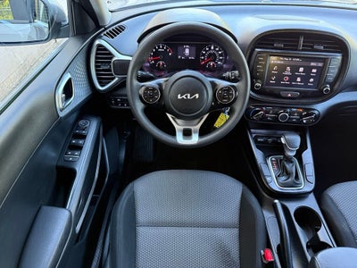 2022 Kia Soul LX - CLEAN CARFAX