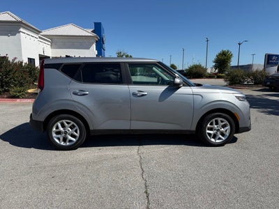 2022 Kia Soul LX - CLEAN CARFAX