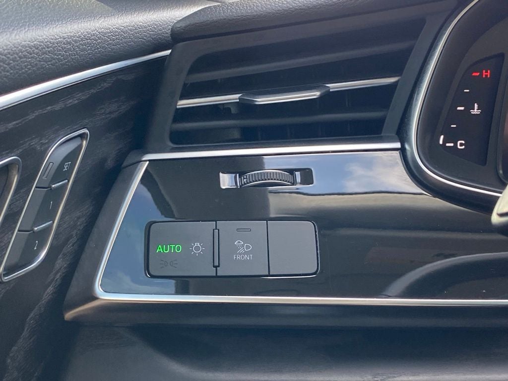 2022 Audi Q8 55 Premium Plus quattro