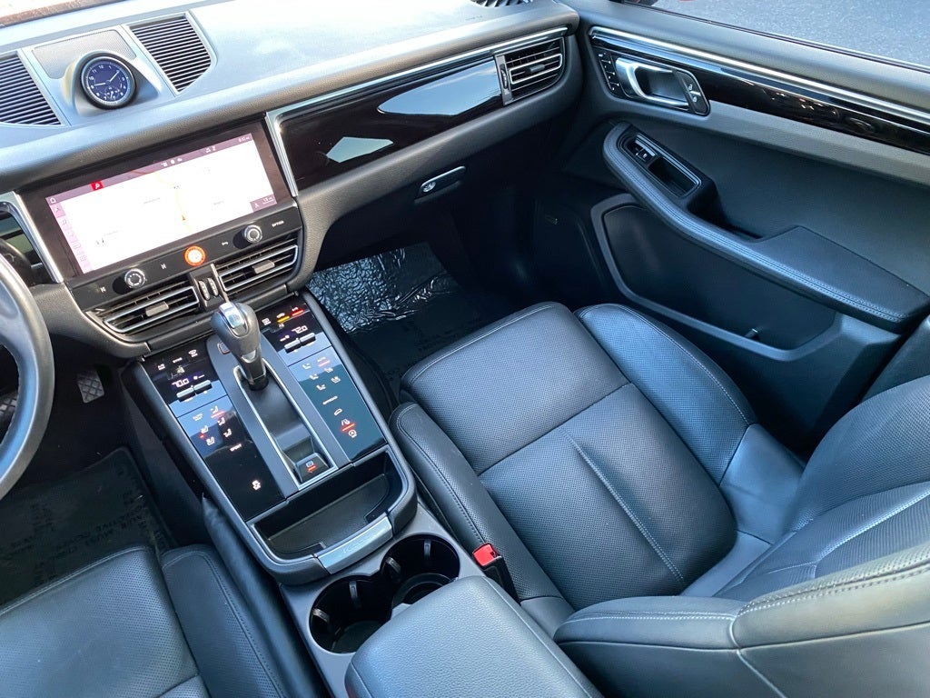 2022 Porsche Macan Base AWD / PANO ROOF / CLEAN CARFAX