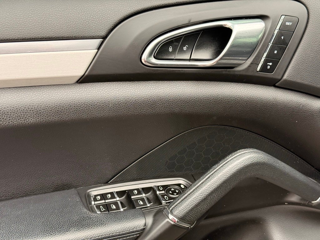 2014 Porsche Cayenne GTS CLEAN CAR FAX
