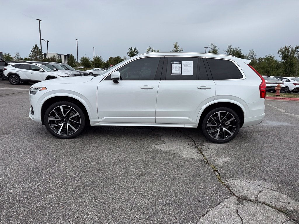2022 Volvo XC90 T6 Momentum - AWD / PANORAMIC SUNROOF / ONE OWNER