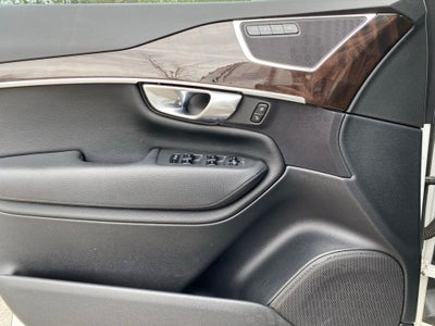 2018 Volvo XC90 T6 Momentum