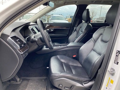 2018 Volvo XC90 T6 Momentum