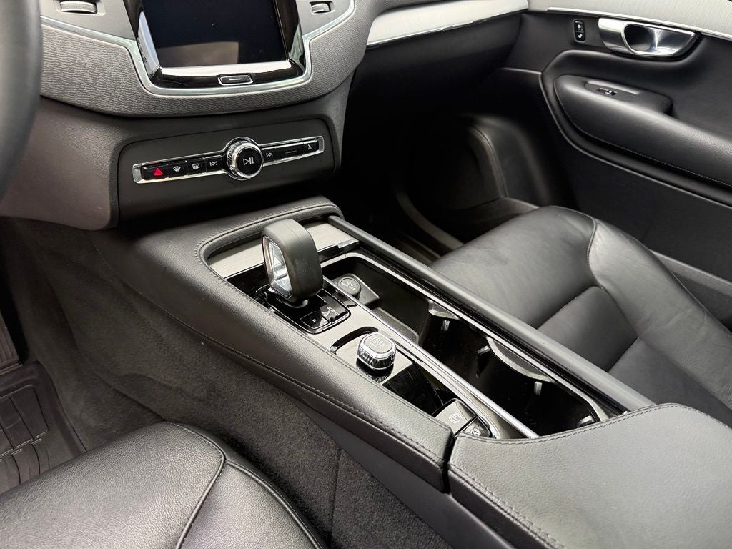2023 Volvo XC90 B5 Core