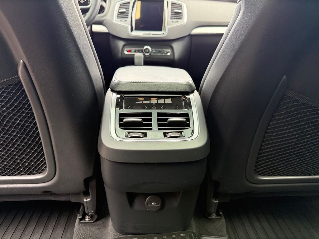2023 Volvo XC90 B5 Core