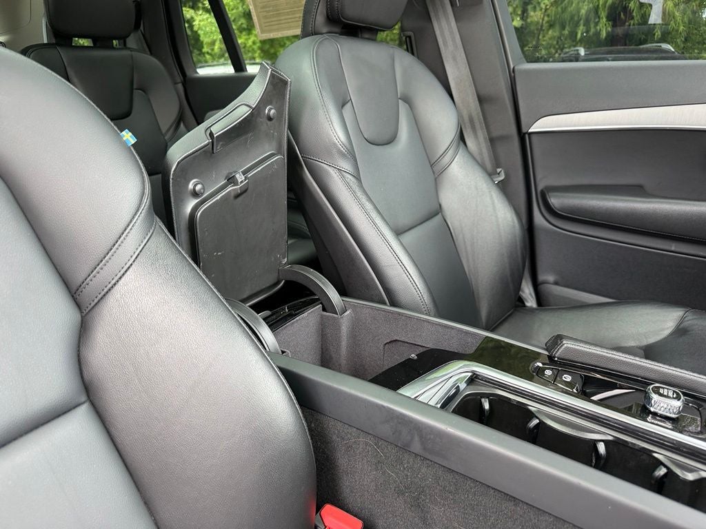 2023 Volvo XC90 B5 Core