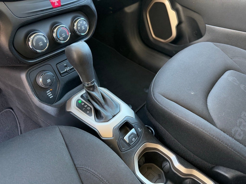 2017 Jeep Renegade Latitude SUPER CLEAN