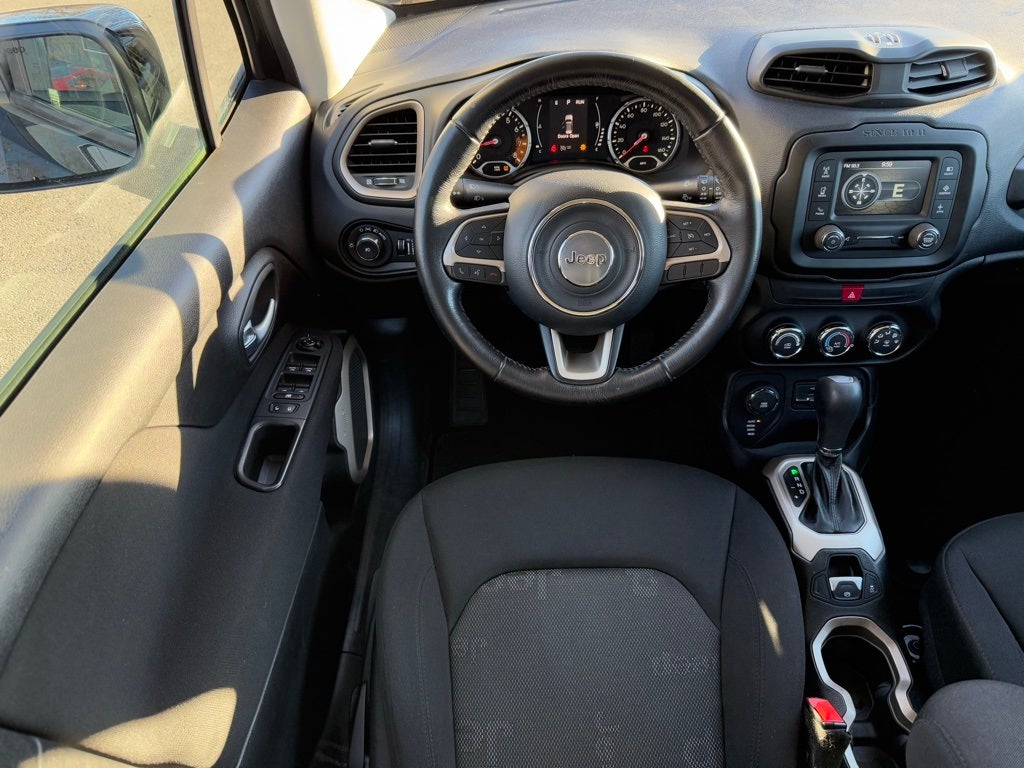 2017 Jeep Renegade Latitude SUPER CLEAN