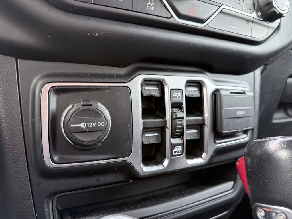 2021 Jeep Wrangler Unlimited Sahara 4xe retractable top