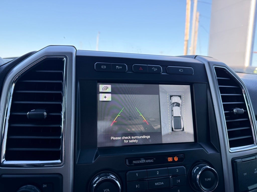 2018 Ford F-350SD Lariat Hard loaded!!