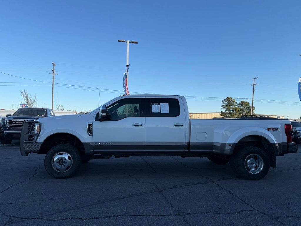 2018 Ford F-350SD Lariat Hard loaded!!