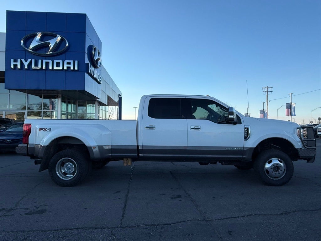 2018 Ford F-350SD Lariat Hard loaded!!
