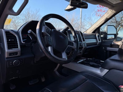 2018 Ford F-350SD Lariat Hard loaded!!